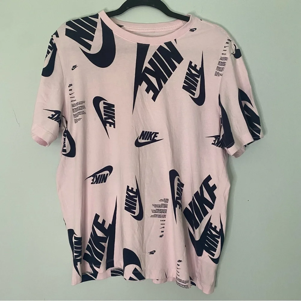 Men’s Nike Club Allover Print Pink Tee Size Large